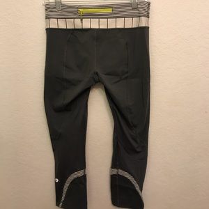 Cropped grey lulu lemon leggings!
